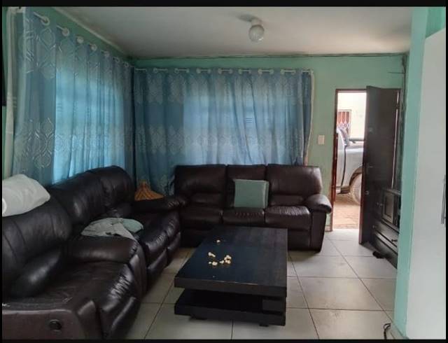 3 BEDROOM DUPLEX FOR SALE IN CLAYVILLE